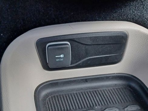 Used 2023 Chrysler Pacifica Touring-L image 24