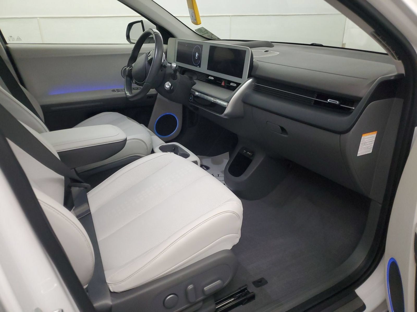 Used 2024 Hyundai Ioniq 5 Limited AWD/4WD image 8