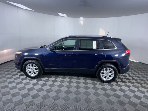 Used 2016 Jeep Cherokee Latitude w/ Cold Weather Group image 5