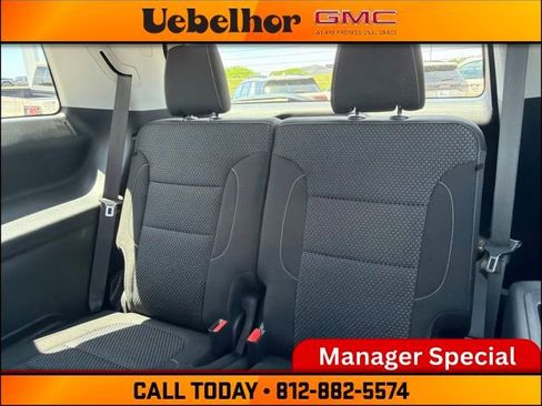 Used 2023 GMC Acadia SLE w/ Driver Convenience Package FWD image 20
