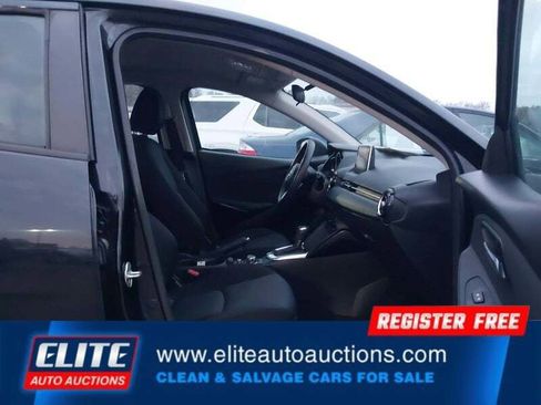 Used 2017 Toyota Yaris iA image 9