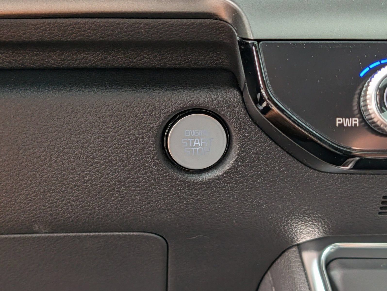 New 2027 Kia Carnival SX w/ Dark Edition Package FWD image 9