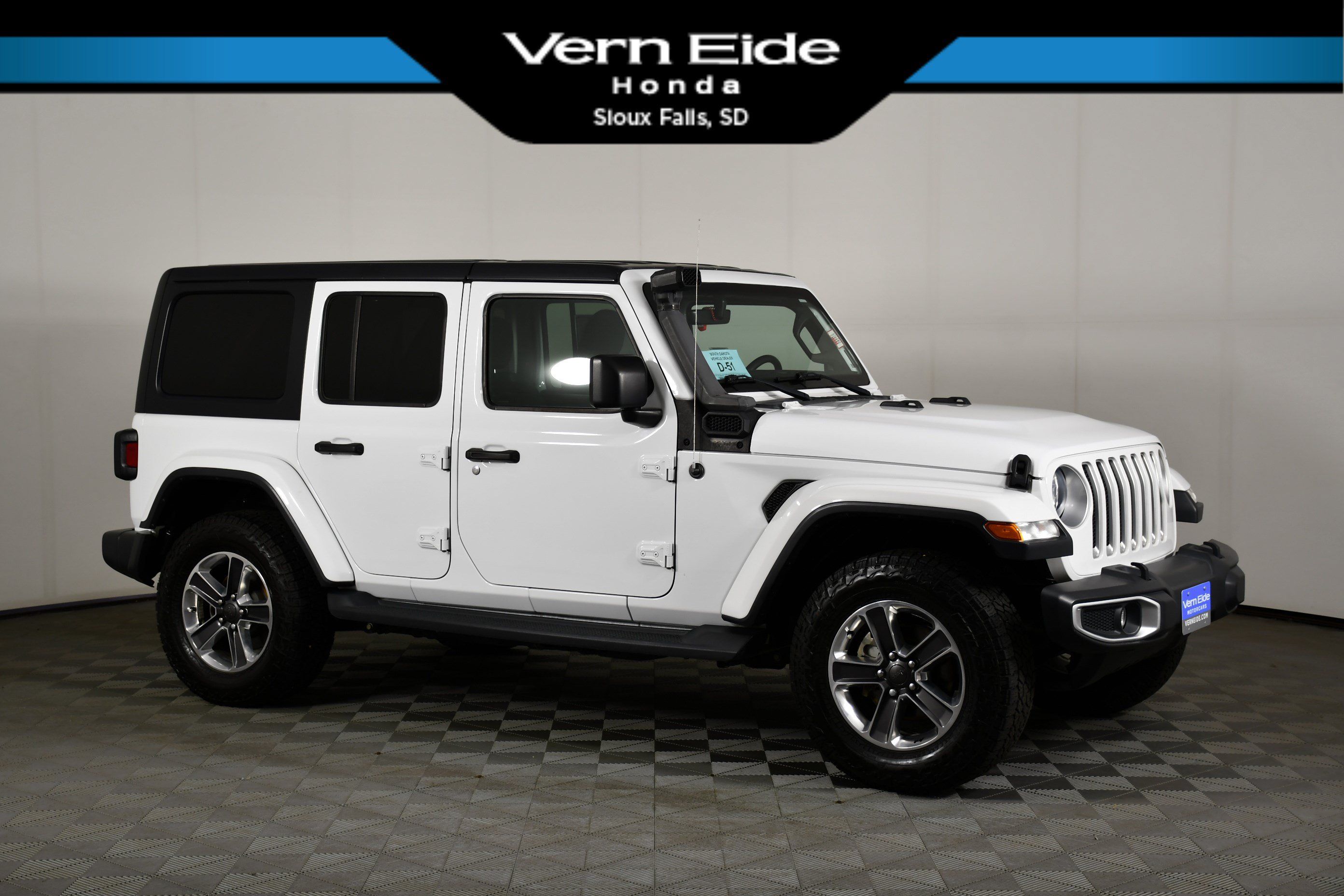 Used 2018 Jeep Wrangler Unlimited Sahara AWD/4WD image 1