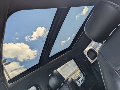 Used 2019 Ford F250 Lariat image 17