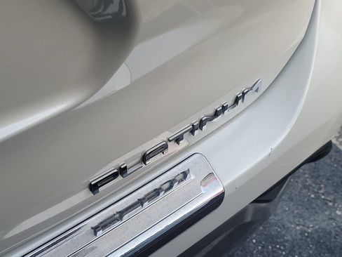 Used 2021 Toyota Highlander Platinum FWD image 6