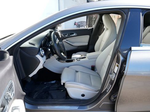Used 2018 Mercedes-Benz CLA 250 4MATIC image 35