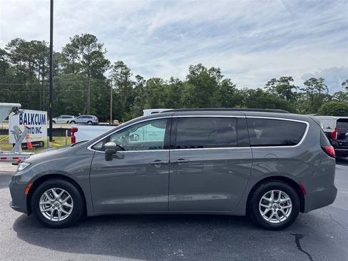 Used 2022 Chrysler Pacifica Touring-L FWD image 5