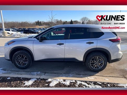 Used 2024 Nissan Rogue S image 6