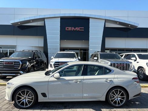 Used 2024 Genesis G70 2.5T image 1