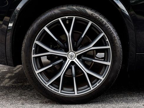 Certified 2023 Maserati Grecale Modena AWD/4WD image 37