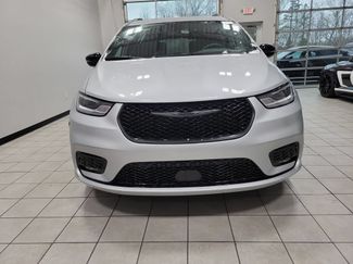 New 2026 Chrysler Pacifica Select w/ S Appearance Package AWD/4WD video 3