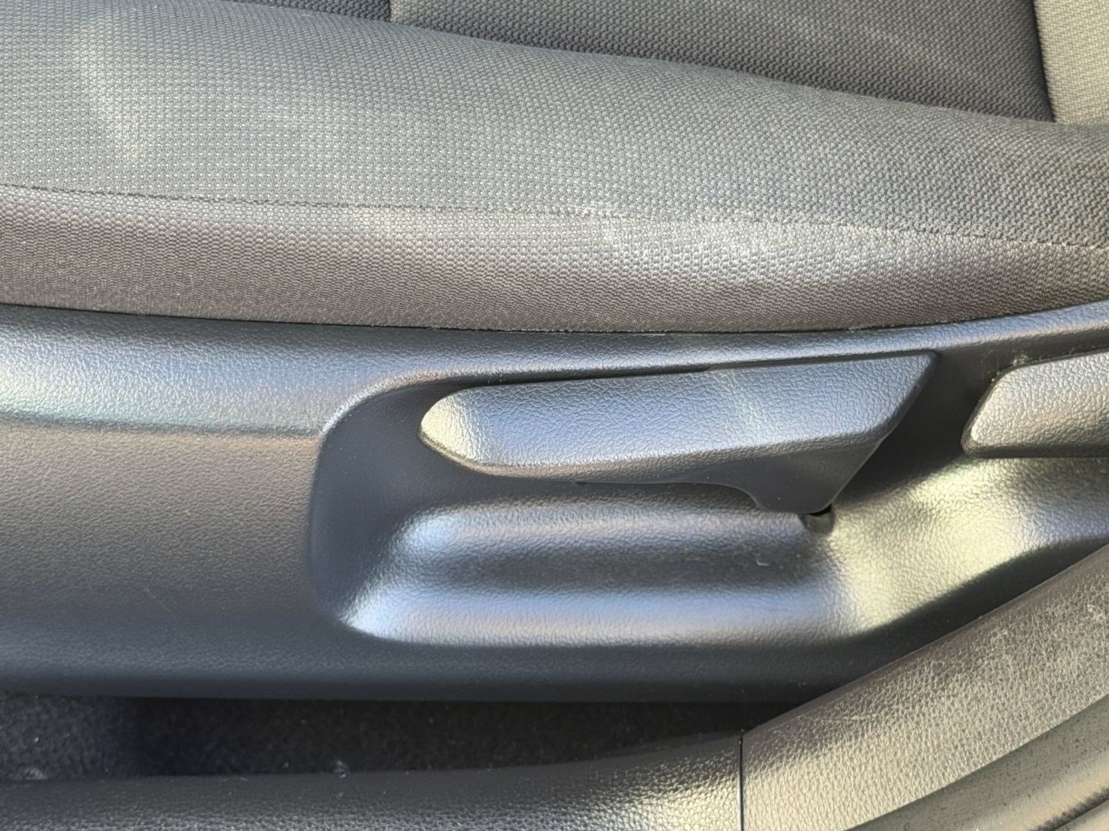 Used 2025 Toyota Corolla LE FWD image 14