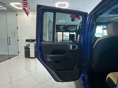 Used 2019 Jeep Wrangler Unlimited Sport S image 34