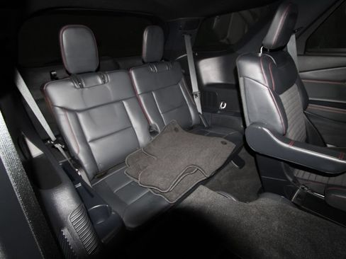 Used 2025 Ford Explorer ST-Line w/ Premium Package AWD/4WD image 32