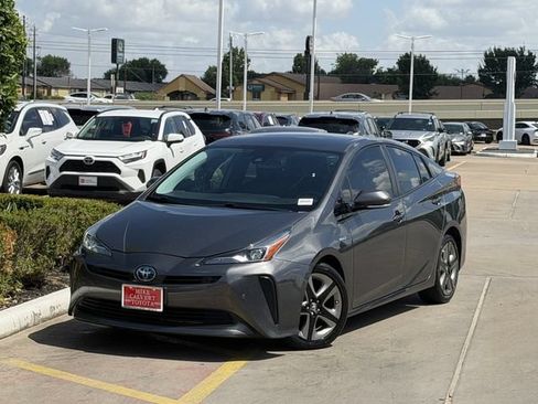 Used 2019 Toyota Prius Limited FWD image 2