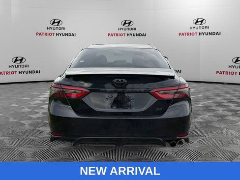 Used 2018 Toyota Camry SE FWD image 4