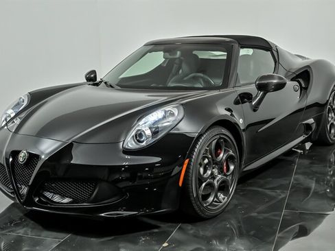 Used 2016 Alfa Romeo 4C Spider RWD image 5