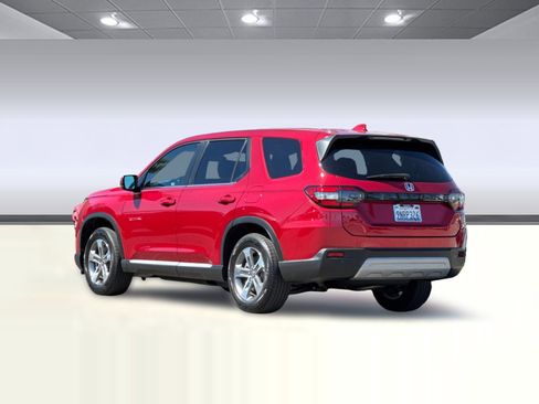 Certified 2025 Honda Pilot EX-L image 3