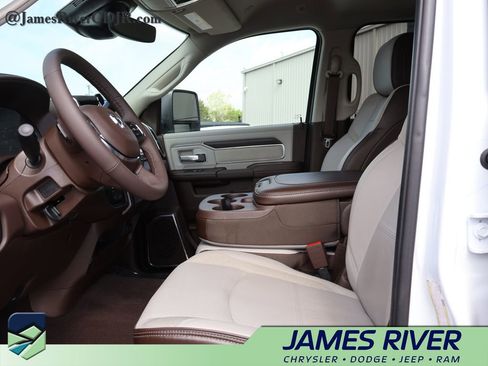 Used 2026 RAM 2500 Laramie AWD/4WD image 22