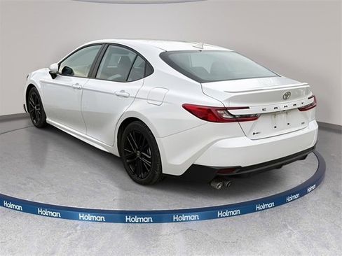 Certified 2025 Toyota Camry SE image 3