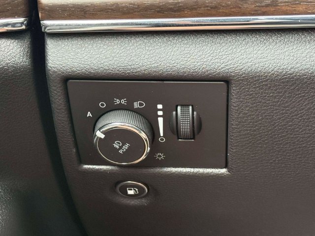 Used 2018 Jeep Grand Cherokee Limited AWD/4WD image 23