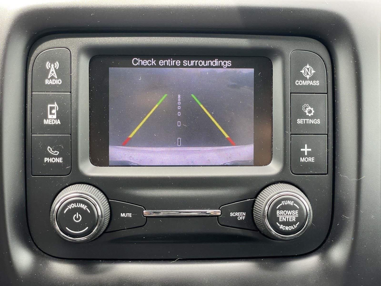 Used 2018 Jeep Compass Latitude FWD image 24