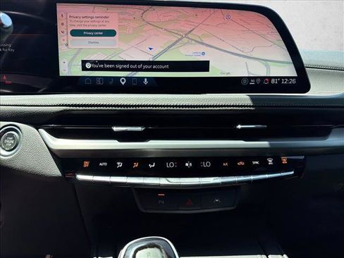 Used 2025 Cadillac XT4 Premium Luxury FWD image 19