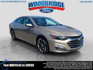 Used 2023 Chevrolet Malibu LT image 1