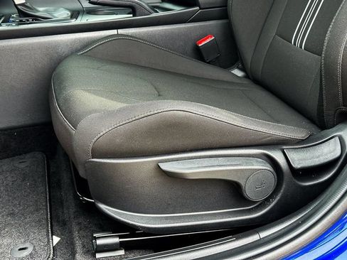 Used 2025 Hyundai Elantra Sport FWD image 14