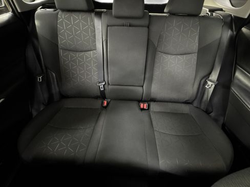 Used 2021 Toyota RAV4 XLE AWD/4WD image 5