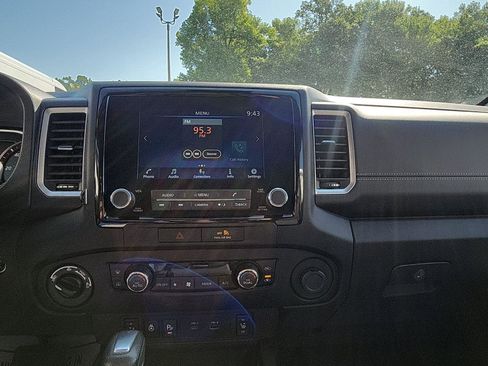 Used 2023 Nissan Frontier SV w/ SV Convenience Package AWD/4WD image 17