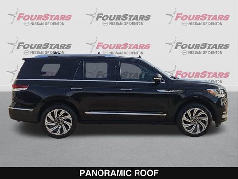 Used 2023 Lincoln Navigator Reserve AWD/4WD image 3