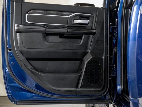 Used 2020 RAM 2500 Big Horn w/ Night Edition AWD/4WD image 36