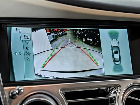 Used 2015 Rolls-Royce Wraith RWD image 30