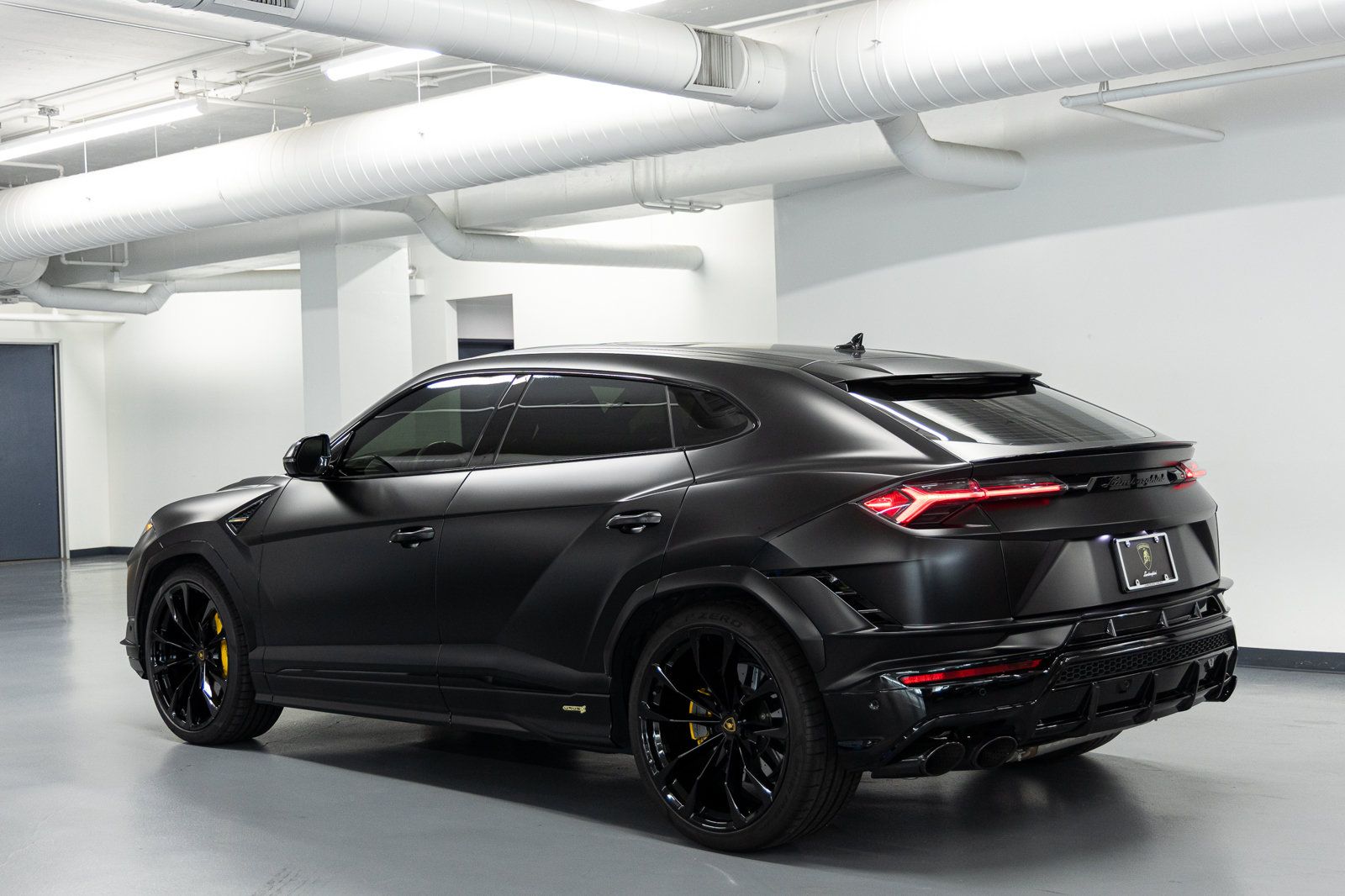 Used 2024 Lamborghini Urus S AWD/4WD image 4