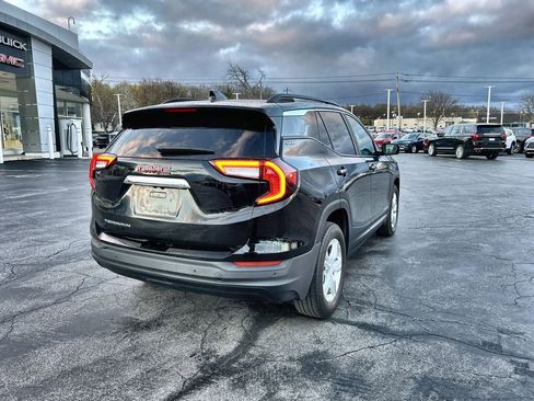 Used 2023 GMC Terrain SLE w/ Driver Convenience Package image 8