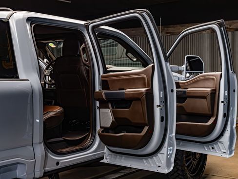 Used 2026 Ford F450 King Ranch w/ Chrome Package image 29