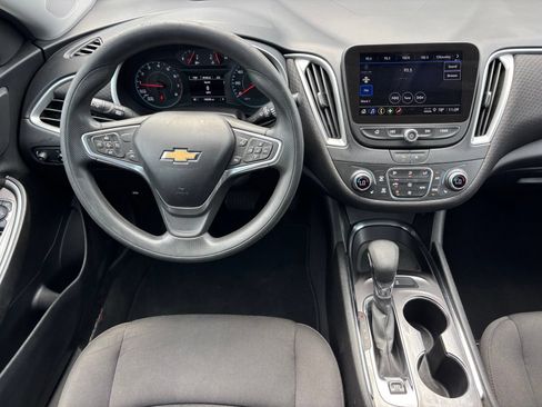 Used 2023 Chevrolet Malibu LT FWD image 18