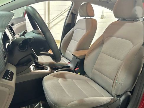 Used 2019 Hyundai Elantra SEL FWD image 11