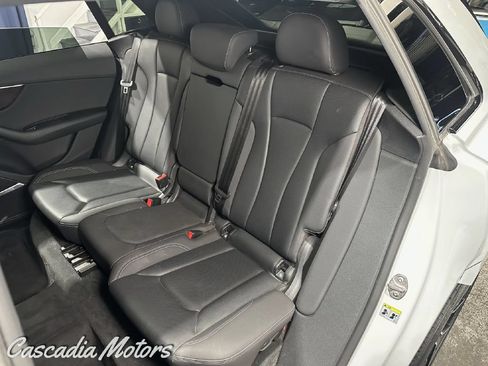 Used 2019 Audi Q8 Premium Plus w/ Premium Plus AWD/4WD image 9