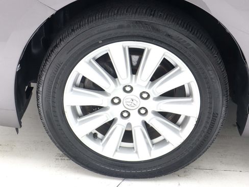 Used 2017 Toyota Sienna XLE AWD/4WD image 27