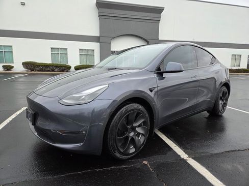 Used 2023 Tesla Model Y Long Range image 11