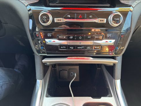 Used 2021 Ford Explorer Limited w/ Equipment Group 301A image 39