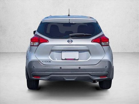 Used 2020 Nissan Kicks S FWD image 6