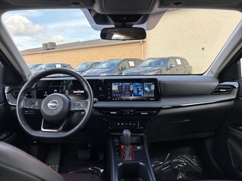 Used 2026 Nissan Kicks SR AWD/4WD image 31