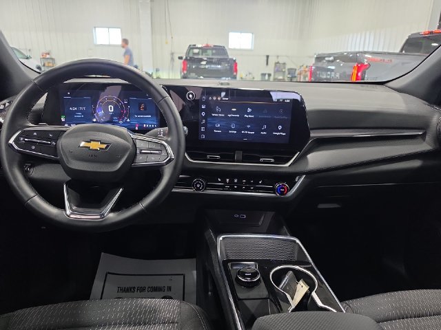 Used 2026 Chevrolet Equinox LT AWD/4WD image 9