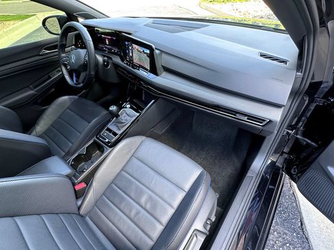 Used 2023 Volkswagen Golf R AWD/4WD image 39