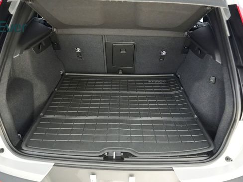 Used 2023 Volvo XC40 Recharge Ultimate AWD/4WD image 15