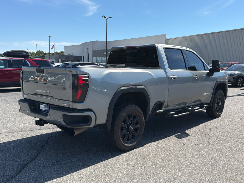 Used 2025 GMC Sierra 3500 AT4 w/ Technology Package AWD/4WD image 7
