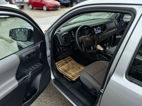 Used 2020 Toyota Tacoma SR image 22